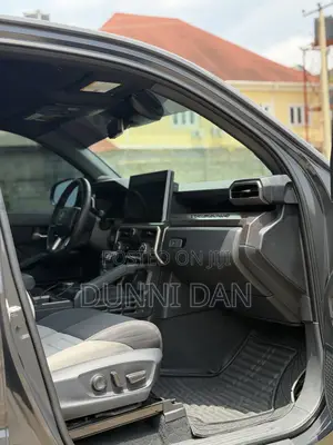 Toyota Tacoma TRD Sport Double Cab 4WD 5.0 ft. SB (Automatic) 2025 Gray