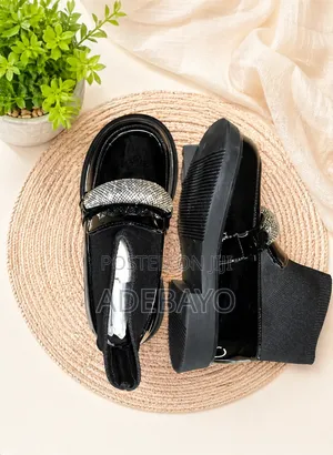 Baby Girl Leather Shoe in Size 28