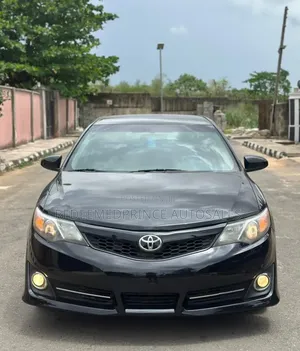 Toyota Camry SE 4dr Sedan (2.5L 4cyl 6A) 2014 Black