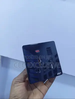 13amp Akt Flush Socket With Usb Type C Port