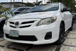 Toyota Corolla LE 4dr Sedan (1.8L 4cyl 4A) 2012 White
