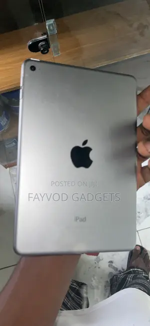 Apple iPad mini 4 128 GB Silver