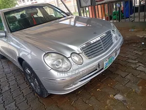 Mercedes-Benz E320 2004 Silver