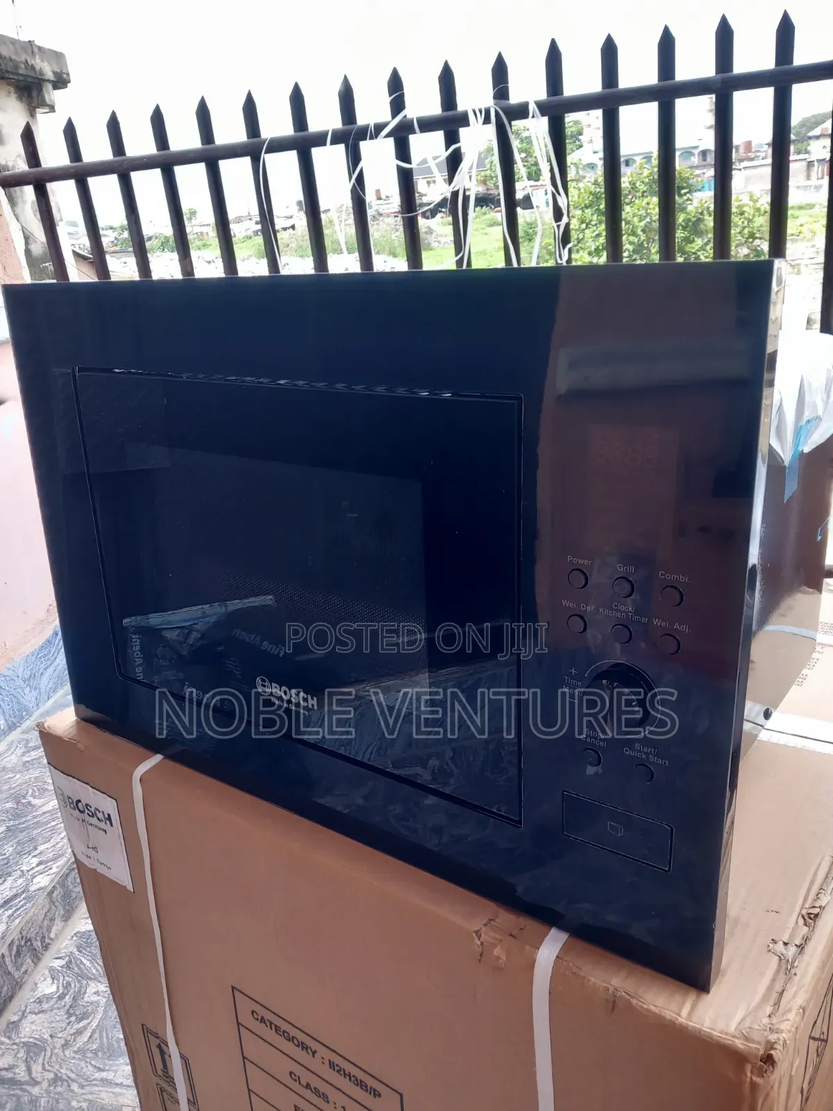 Bosch Built-in Microwave 25litters 60x60cm