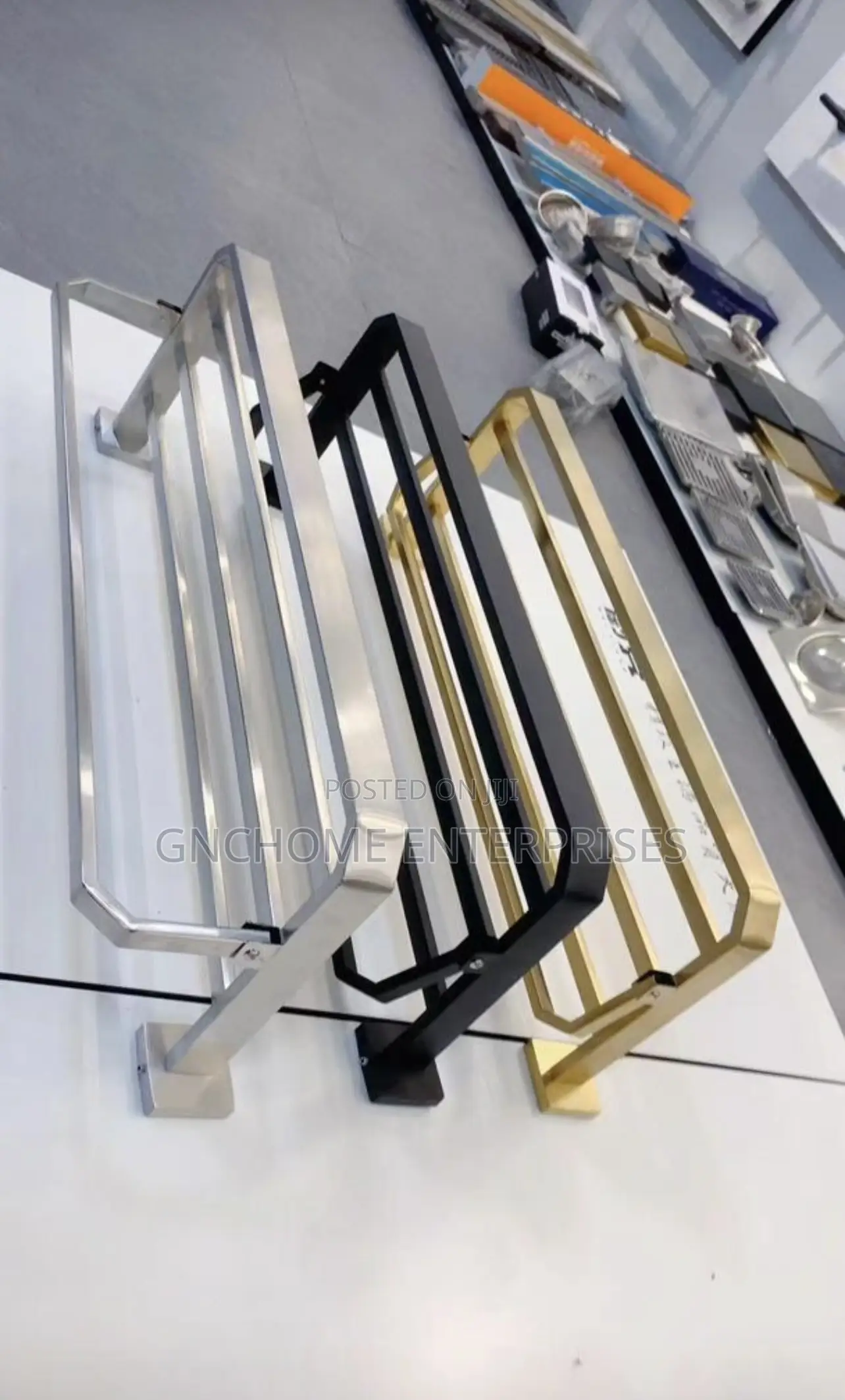 Square Towel Rail Black/Gold