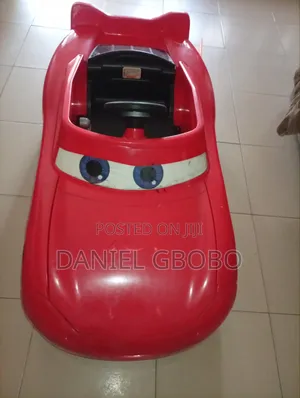 Lightning McQueen Power Wheels Ride-on Toy Car