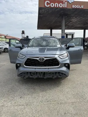 Toyota Highlander XLE 2021 Green