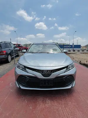 Toyota Camry 2019 Silver