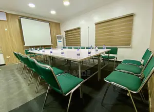 Boardroom/Roundtable/Strategy/Meeting Room