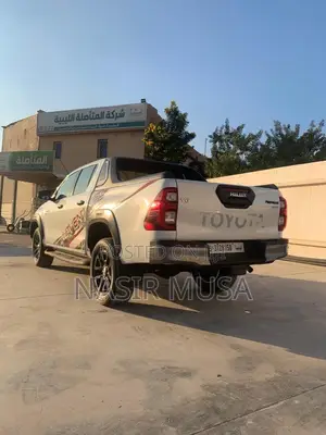 Toyota Hilux 2021 White