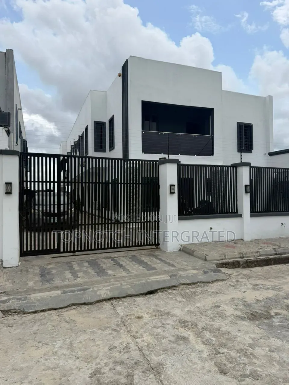 4 Bedroom Duplex