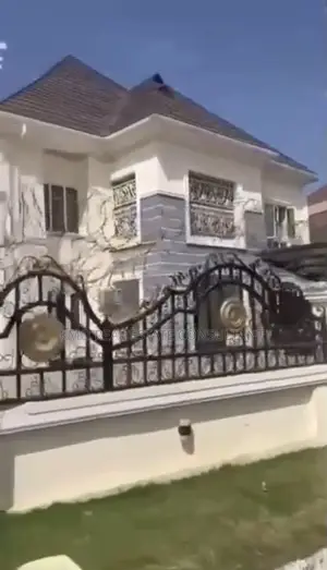 4bdrm Duplex in Pyakasa for sale