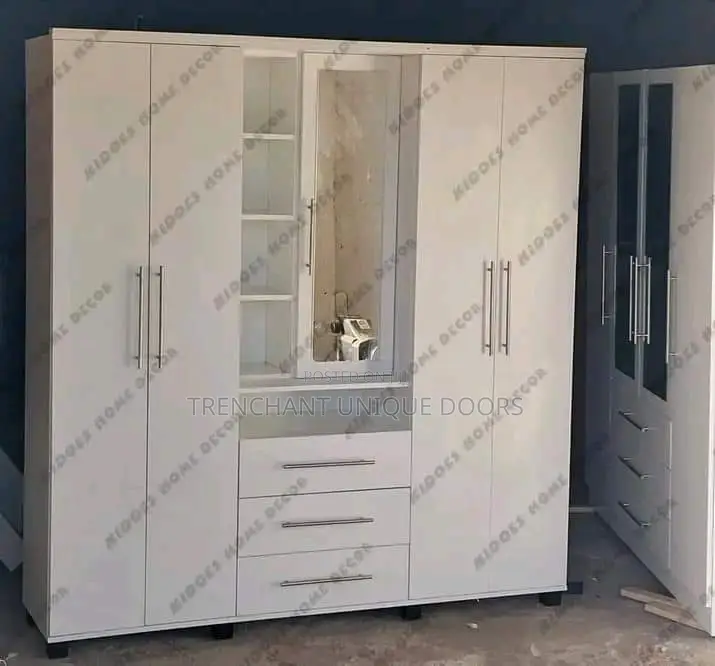 Wardrobe in 4ft X 8ft