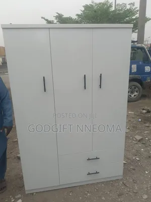 6ft × 4ft Off White Wardrobe