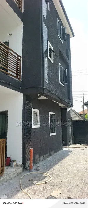 3bdrm Block of Flats in Alcon Estate, Woji for rent