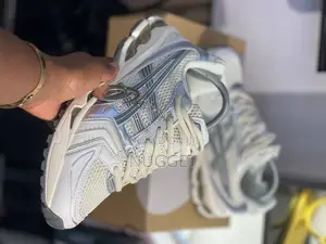 Asics Cream With Sliver Color Way