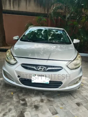 Hyundai Accent 2012 Silver