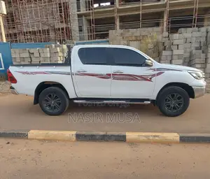 Toyota Hilux 2020 White