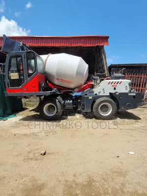 Self Loading Concrete Mixer