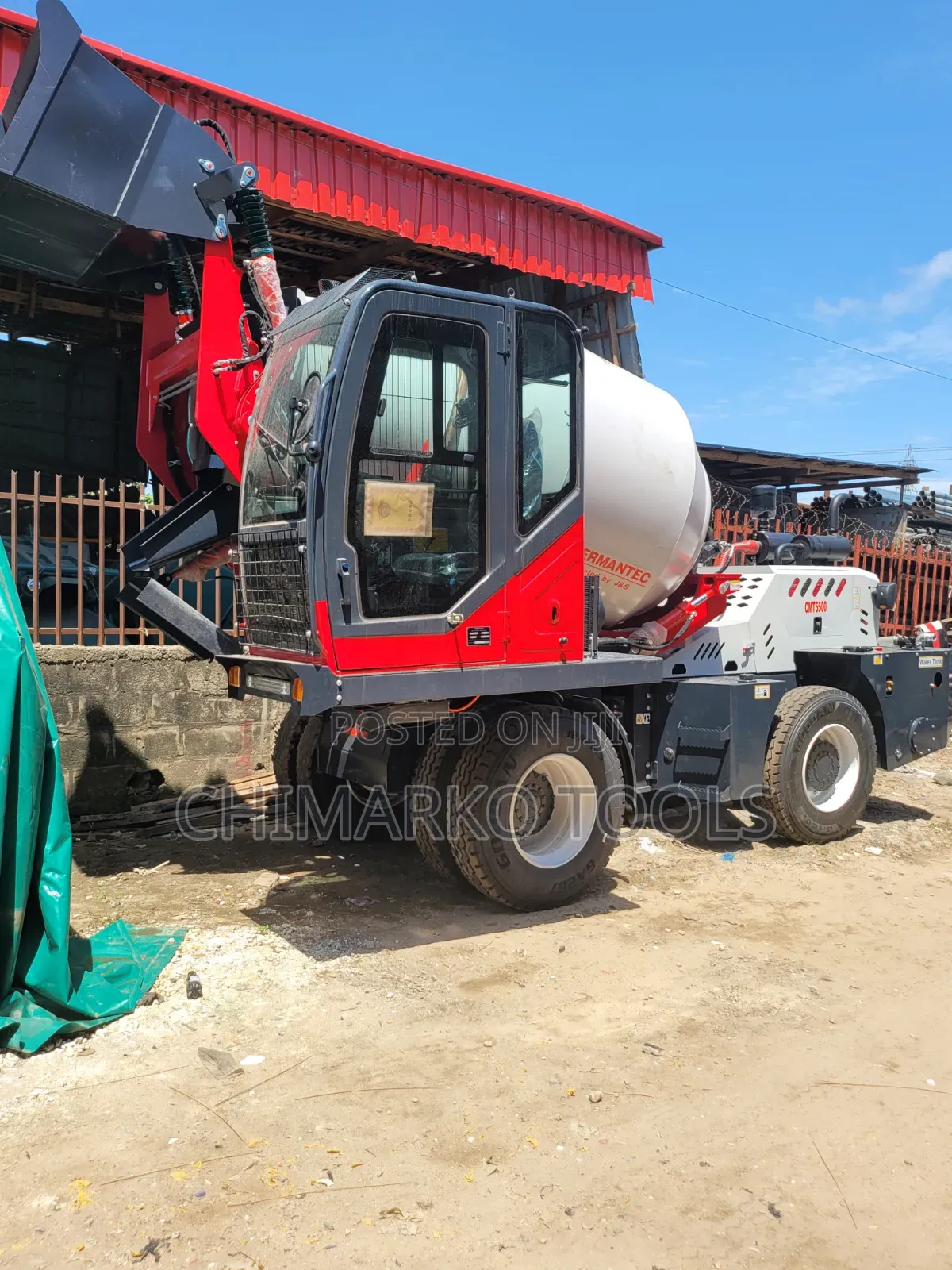 Self Loading Concrete Mixer