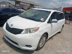 Toyota Sienna 2012 White