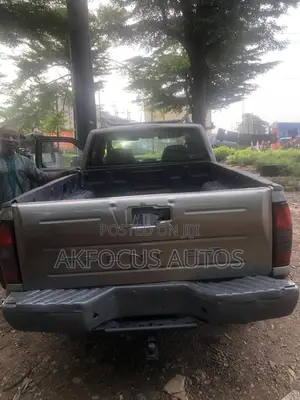 Nissan Frontier 2006 Gray