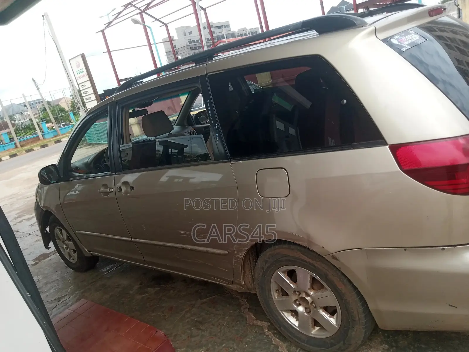 Toyota Sienna 2004 Gold