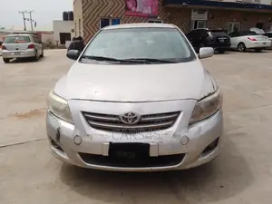 Toyota Corolla 2010 Silver