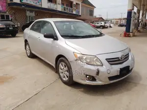 Toyota Corolla 2010 Silver