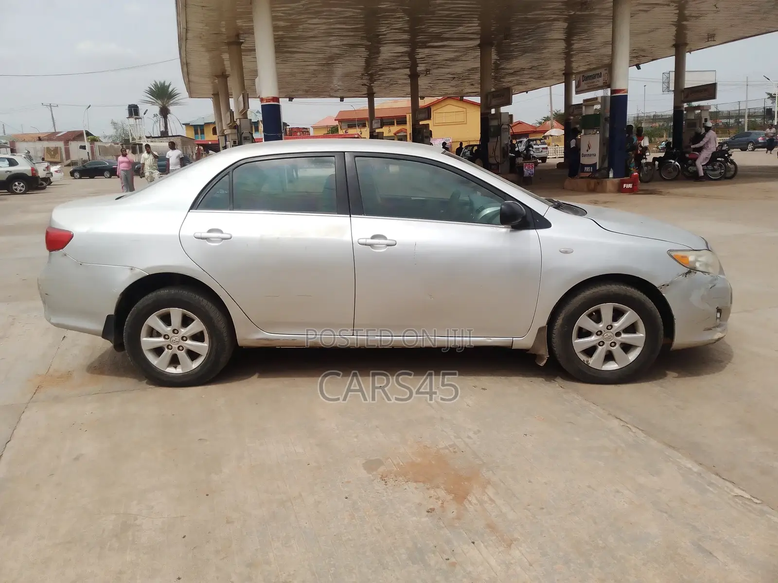 Toyota Corolla 2010 Silver