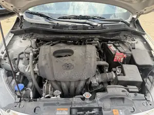 Toyota Yaris 1.5 Sedan LE 2020 White