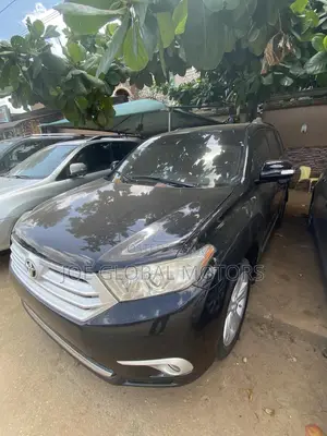 Toyota Highlander SE 2012 Black