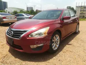 Nissan Altima 2013 Red
