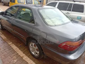 Honda Accord 2000 Gray