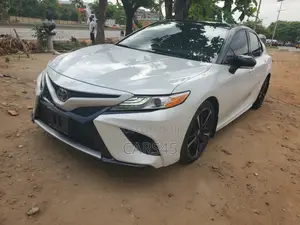 Toyota Camry XSE FWD 2020 White