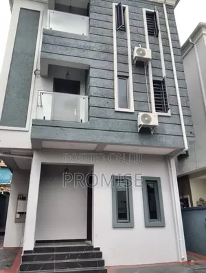 4bdrm Duplex in In A Serene, Allen Avenue for rent