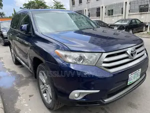Toyota Highlander 2013 Blue