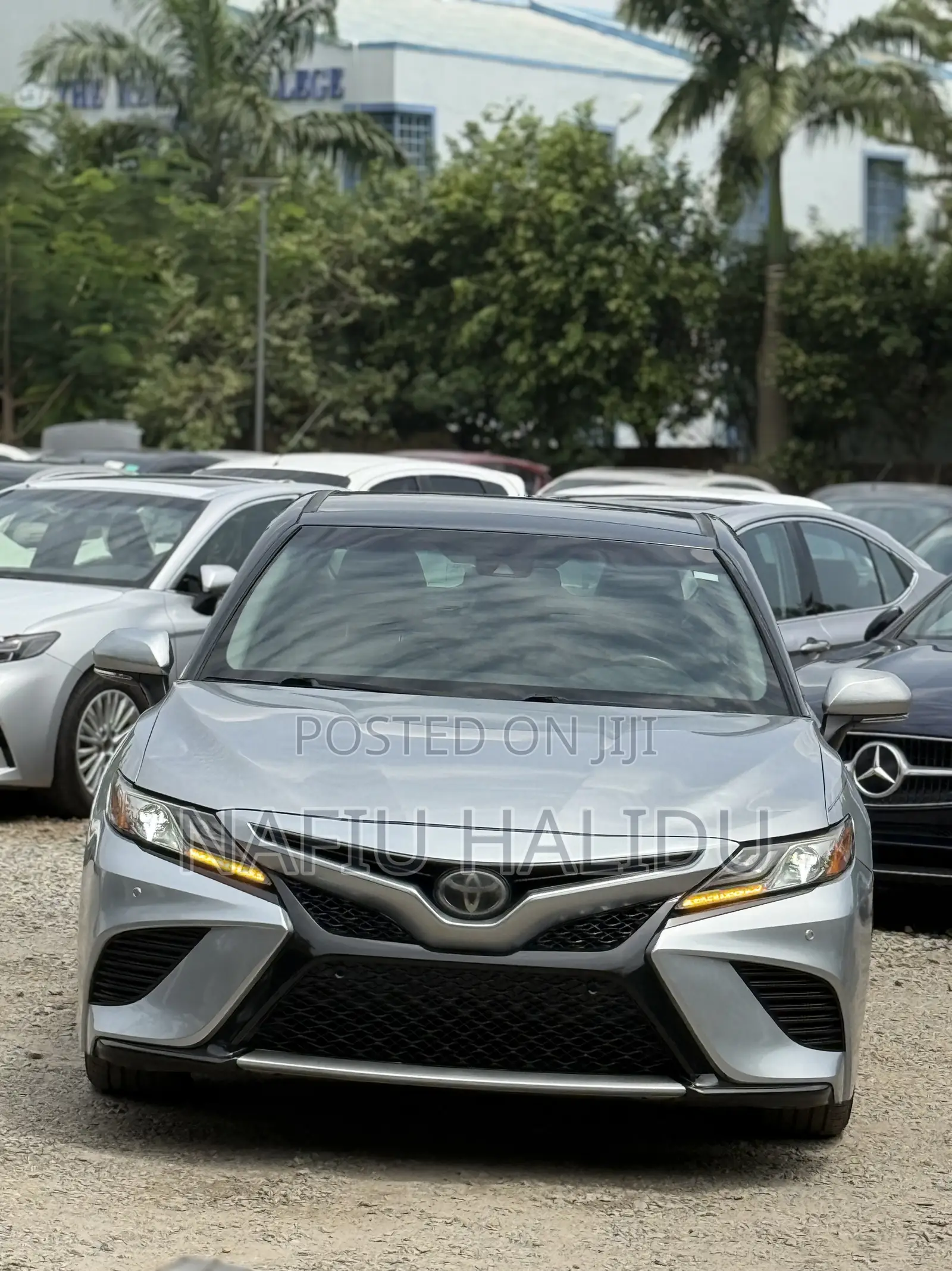 Toyota Camry 2018 Silver