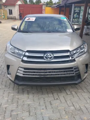 Toyota Highlander 2017 Gold