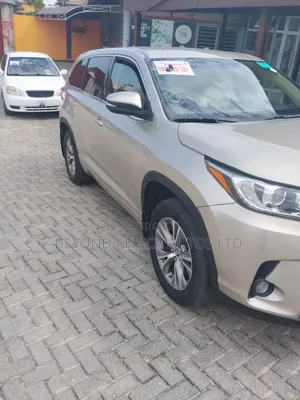 Toyota Highlander 2017 Gold