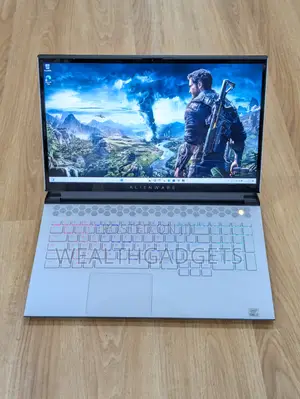 Laptop Alienware M17 R4 32GB Intel Core i7 SSD 1T