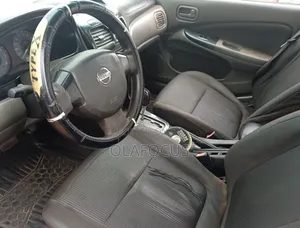 Nissan Sunny 2010 Black