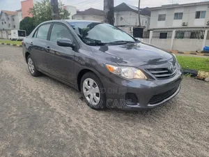 Toyota Corolla LE 4dr Sedan (1.8L 4cyl 4A) 2013 Gray