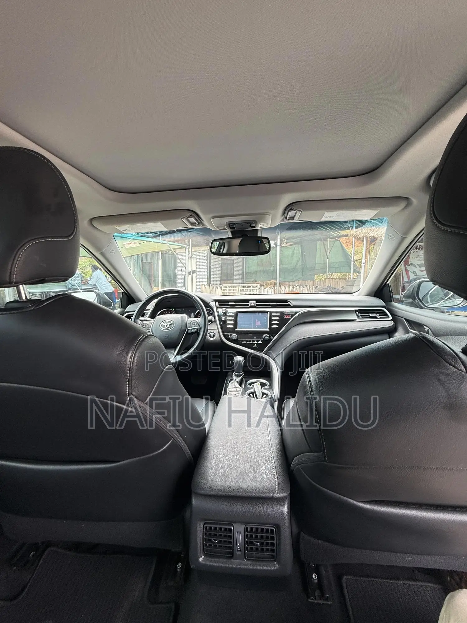 Toyota Camry 2018 Silver
