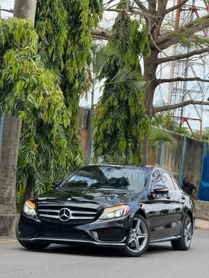 Mercedes-Benz C300 2016 Black