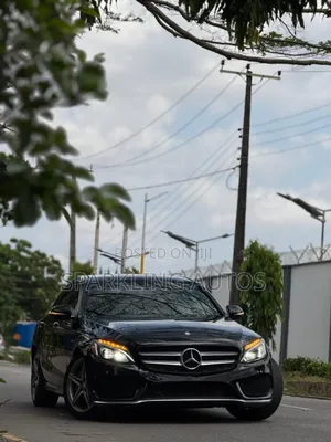 Mercedes-Benz C300 2016 Black