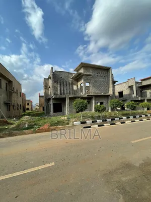 5bdrm Duplex in Life Camp for sale
