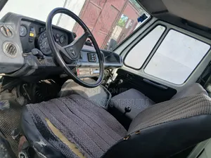 Mercedes-Benz Truck 1999 White