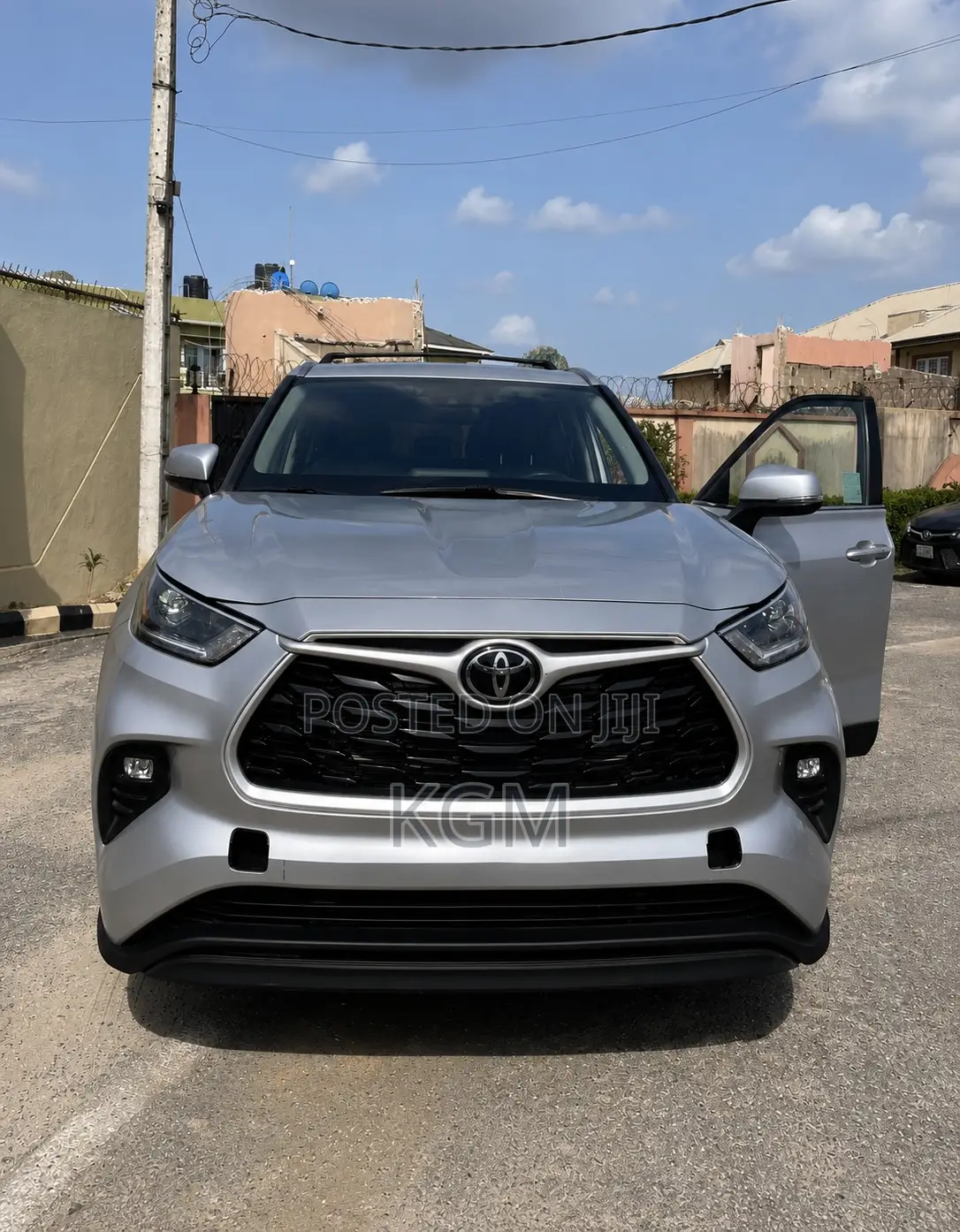 Toyota Highlander LE 2021 Gray