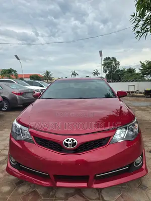 Toyota Camry SE 4dr Sedan (2.5L 4cyl 6A) 2014 Red